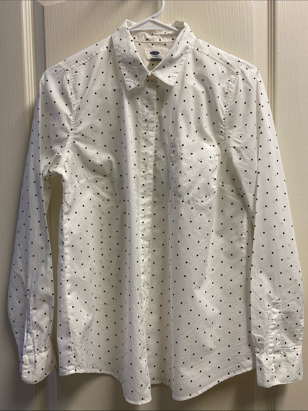Old Navy White Button-Down Shirt with Black Polka Dots